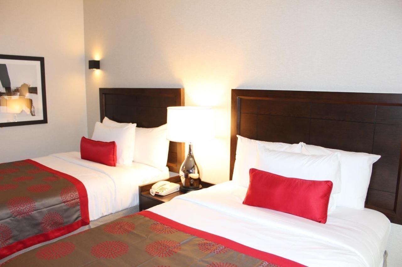 Ramada By Wyndham Bronx Terminal Hotel New York Exterior photo